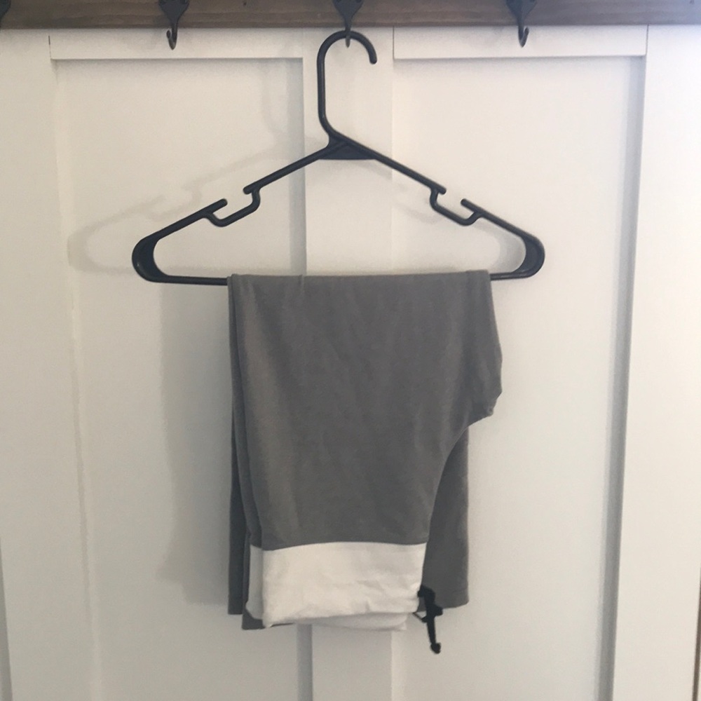 Lululemon wide leg cropped workout pants